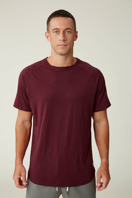 Warm-Weather Men's Activewear for Australia and New Zealand: Lightweight, Breathable Gym-to-Street