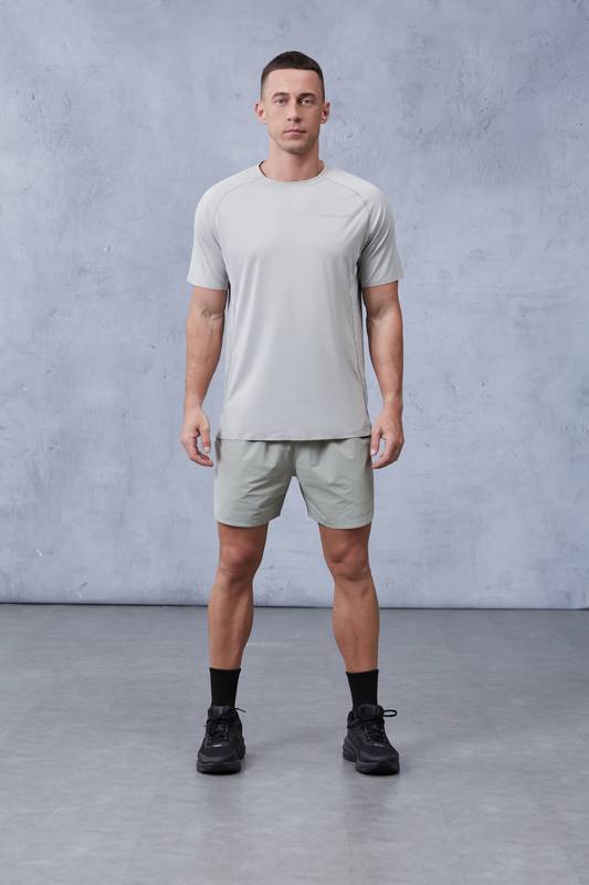 Men's Endurance Training Basics: Durable Tights, Quick-Dry Tees and Storage Features