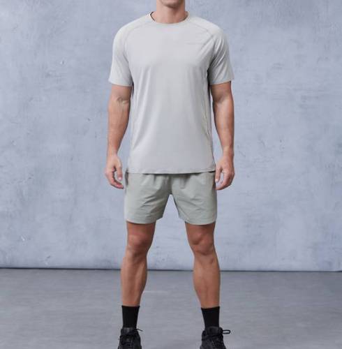 Men's Endurance Training Basics: Durable Tights, Quick-Dry Tees and Storage Features