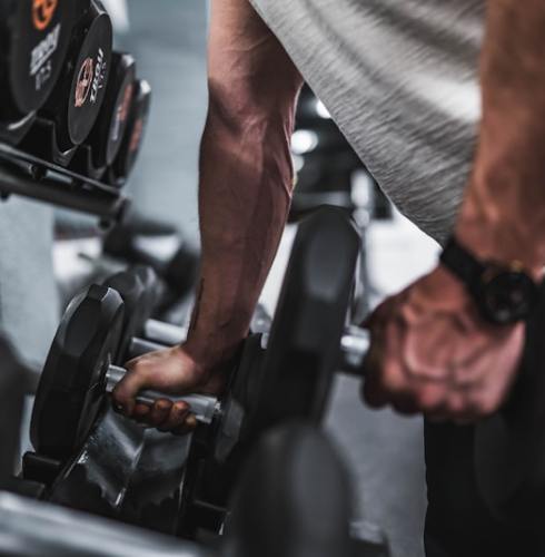 How to Choose Men's Activewear Fabric Weights for Seasonal Transitions: GSM Guide for Brands