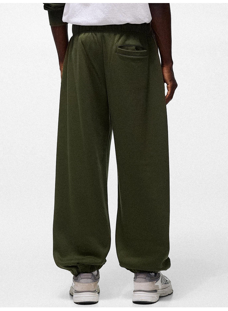 mens oversized joggers - detail view 2