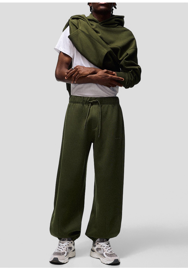 mens oversized joggers - detail view 3