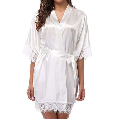Robe à manches courtes en gros dentelle de femme au printemps d'été