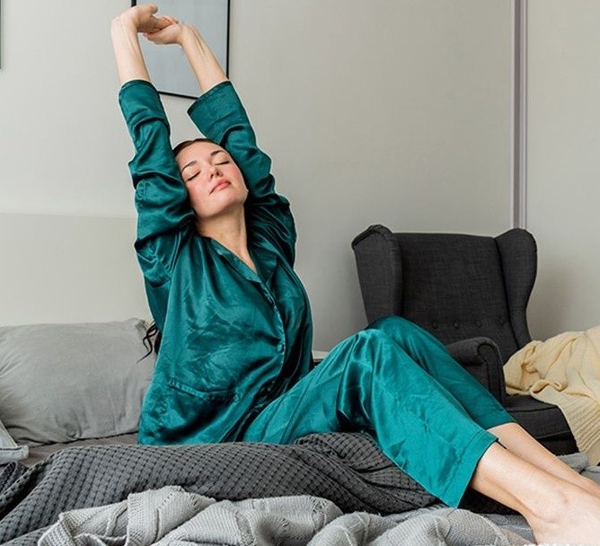What Style Should Silk Pajamas Choose?