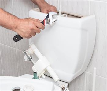 Steps and Precautions for Removing the Toilet