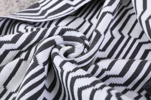 ODM Rivet Geometric Lantern Jacquard Reversible Knit Throw Blanket Wholesale
