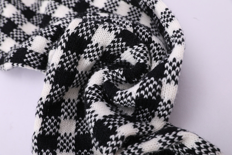 High quality knitted scarf