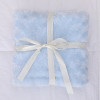Couverture de bébé tricotée par chenille bleue