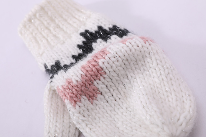 knitted warm gloves