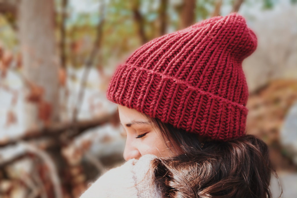 different knitted hats to achieve a fashionable and beautiful effect