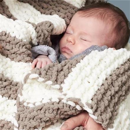 4 Tips for Choosing the Right Knitted Baby Blankets