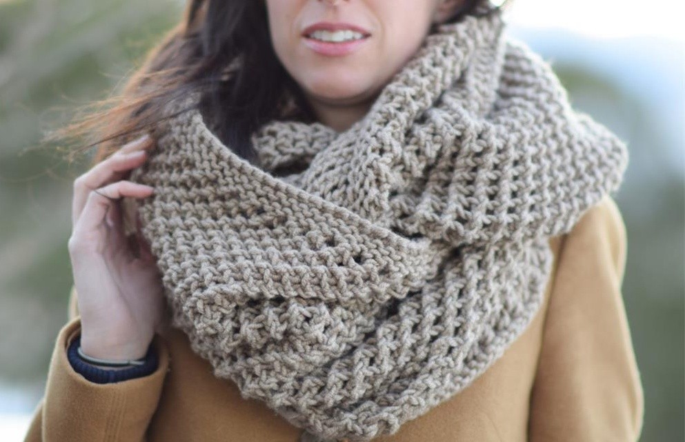 the methods of maintaining knitted scarves