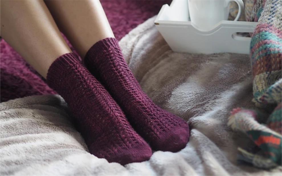 the precautions for maintaining knitted socks