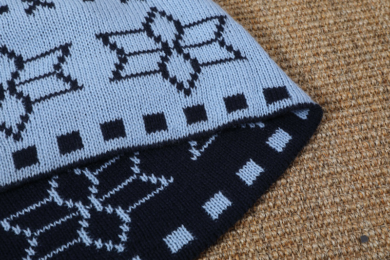 Wholesale Snowflake Jacquard King Size Knitted Throw Blanket Winter Knit Throw Blanket Warm Blanket