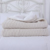 Ropa de cama al por mayor, manta de tamaño King Sherpa de punto de malla crema acrílica de proveedor chino