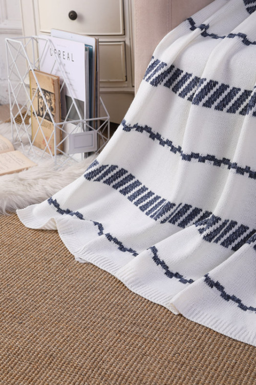 Wholesale Grade A Acrylic Knitted Throw Blanket, Lightweight Farmhouse Decorative Blanket