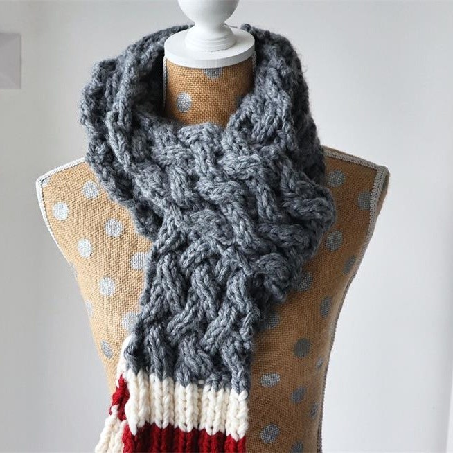 How to Look Stylish with a Knitted Scarf in Cold Weather?