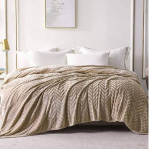 Flannel Fleece Queen Size 90x90 Inch Lightweight Bed Blanket Soft Velvet Bedspread Plush Fluffy Coverlet Chevron Design Decorative Blanket for All Seasons