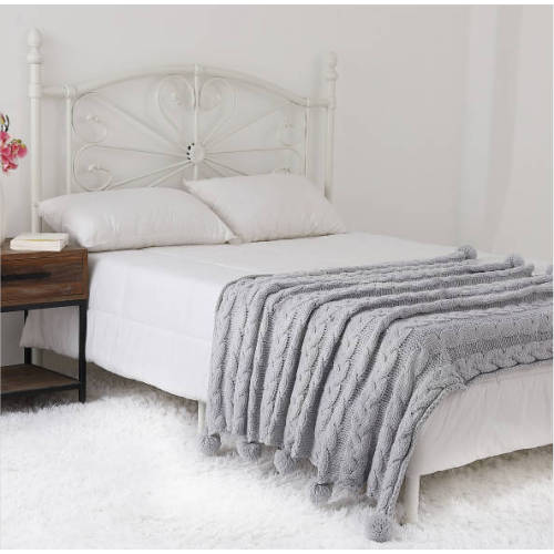 China Factory Supplying Cozy Bliss Luxury Super Soft And Warm Cable Knit Throw Blanket With Pompoms For Cold Winter