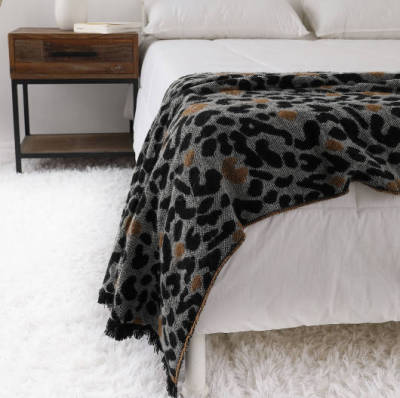 Wholesale High Quality Lightweight, Soft, Warm Knitted Throw Blanket With Tassels For Cold Winter From China Factory
