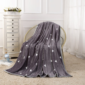 Wholesale Gift Blanket Double Sided Print Triangle Decor Blankets knitted Blanket for Living Room