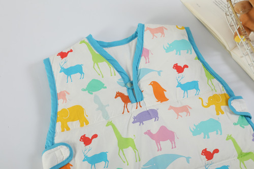 OEM Recyclable Kid Sleeping Bag with Animals Printed Blanket From Chinese Factory