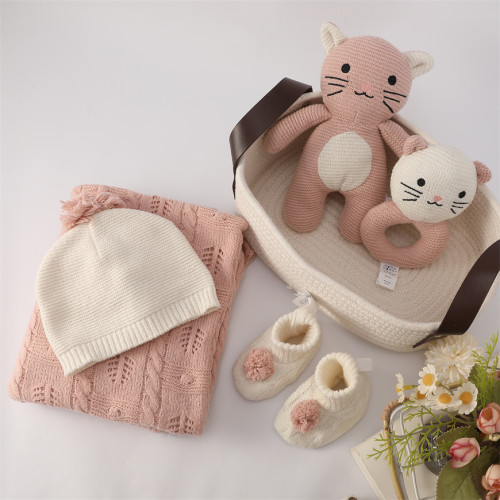 Supply Super Soft And Cute Newborn Baby Blanket Gift Set Gift Basket Set Collection For Wholsale