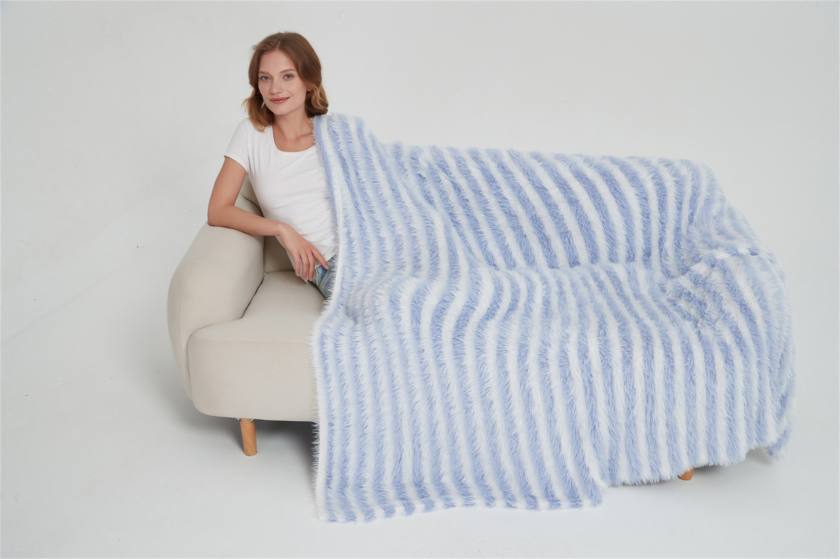 microfiber knitted blanket