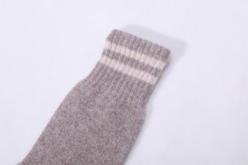 Wholesale high and ladies seamless 100% cashmere socks for fall winter from Chinese factory