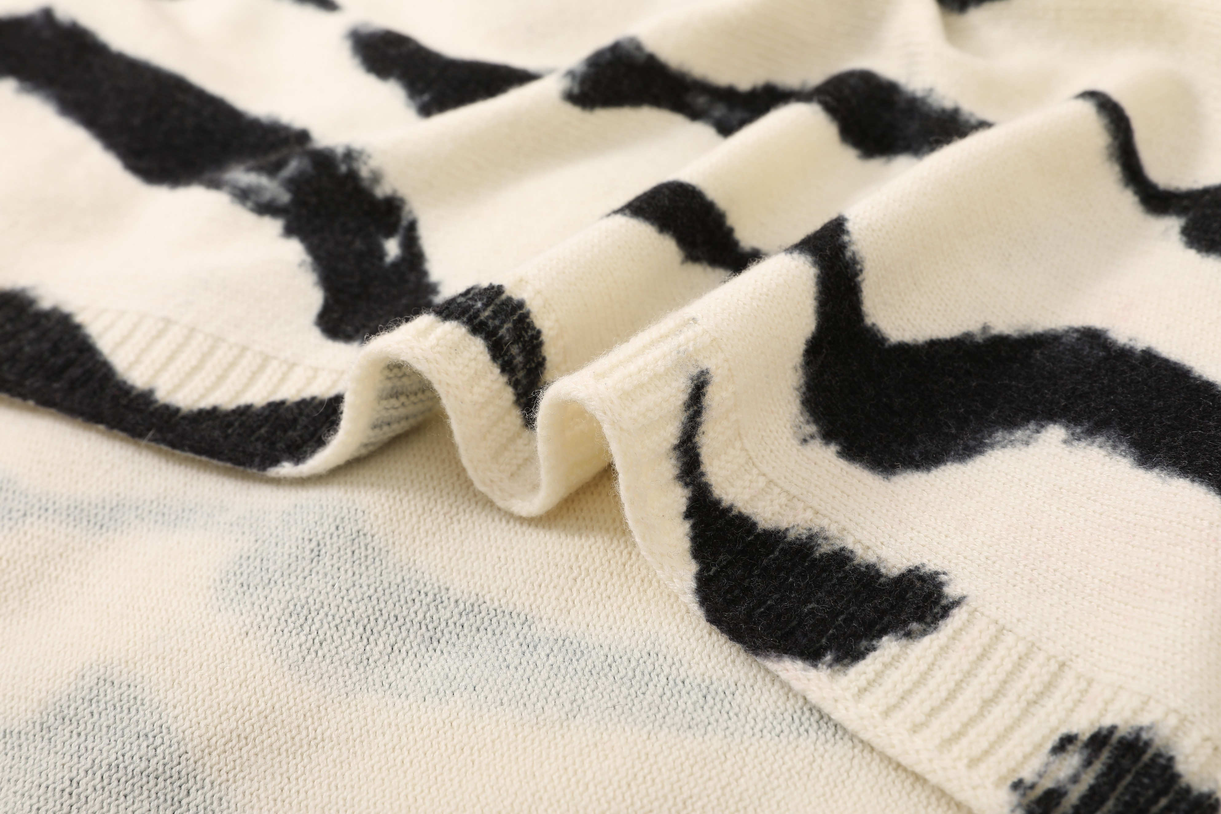Recycled Cashmere Blanket 