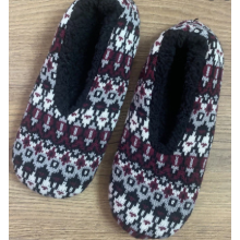 Why do many girls like to buy knitted cotton slippers?