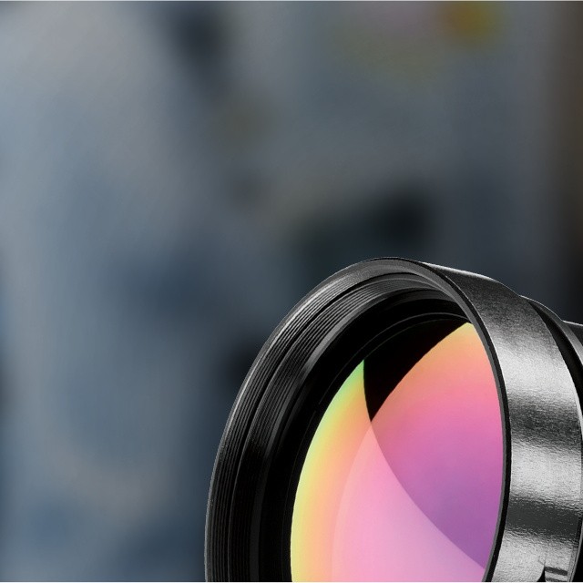 Análisis opto-mecánico-térmico integrado de lentes infrarrojas
