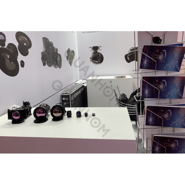 Participation de Quanhom à des expositions internationales