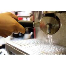 Coffee machines cleaning and maintenance