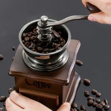Manual vs Electric Coffee Grinders: Which is Right for You?