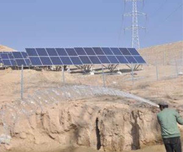 Can the solar water pump be directly connected to the solar panels?