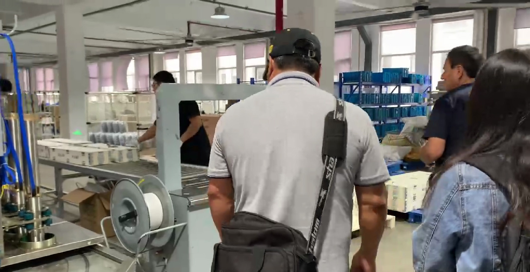 Foreign Customers Busy Visiting TPON Solar Water Pump Factory