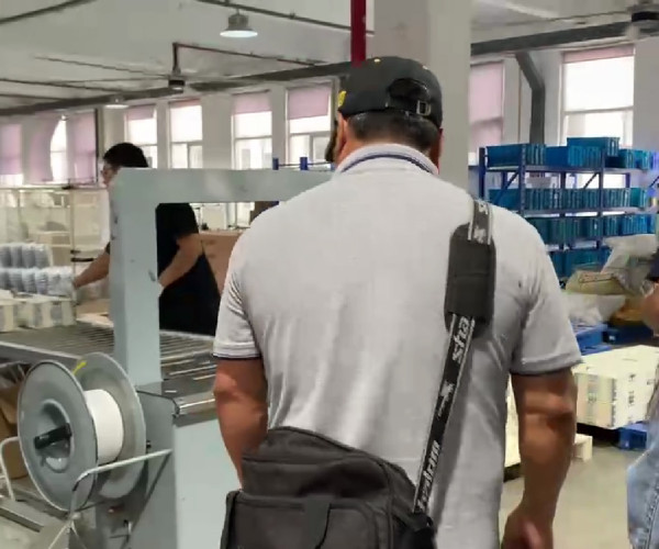 Foreign Customers Busy Visiting TPON Solar Water Pump Factory