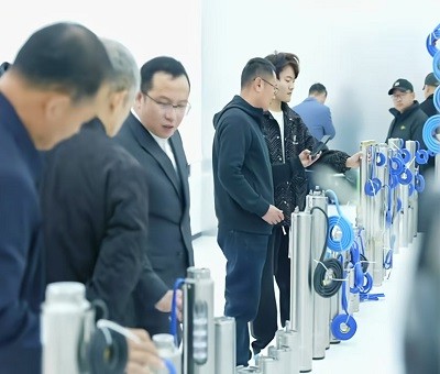 Warmly Welcome Shandong Distributors to Visit TPON Solar Pump Factory