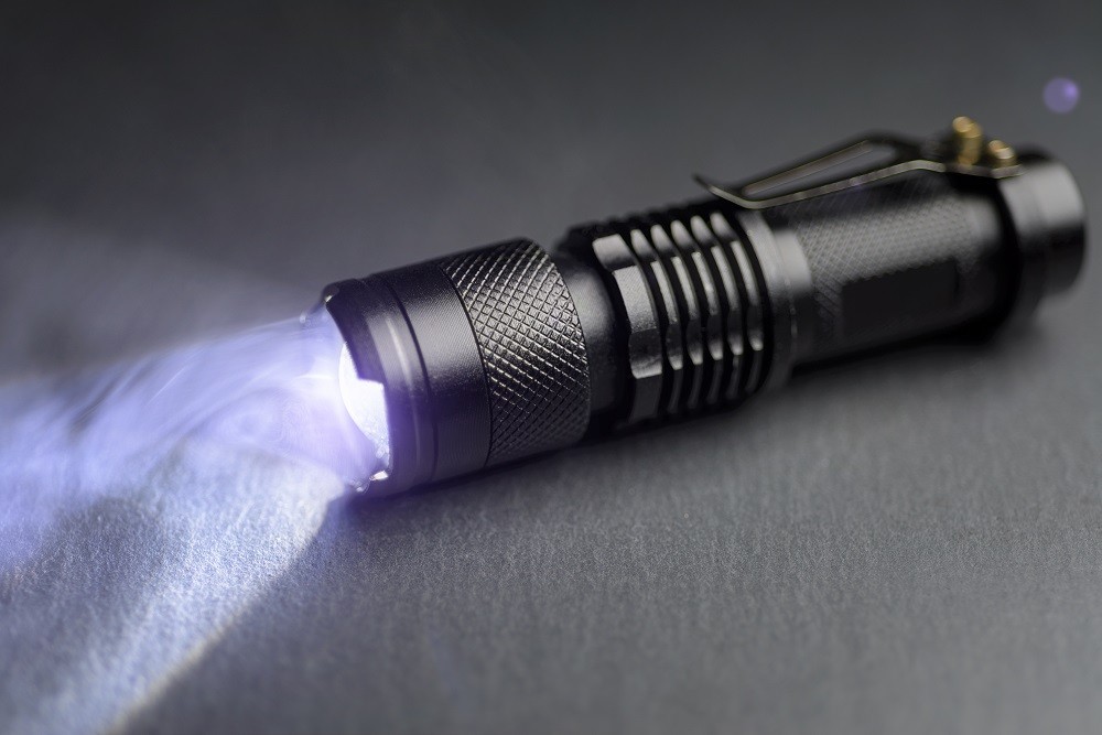  the components and working principles of LED flashlights