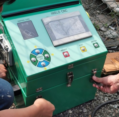 Máquina de solda automática por fusão de topo RIYANG V630 CNC trabalhou em HONG KONG