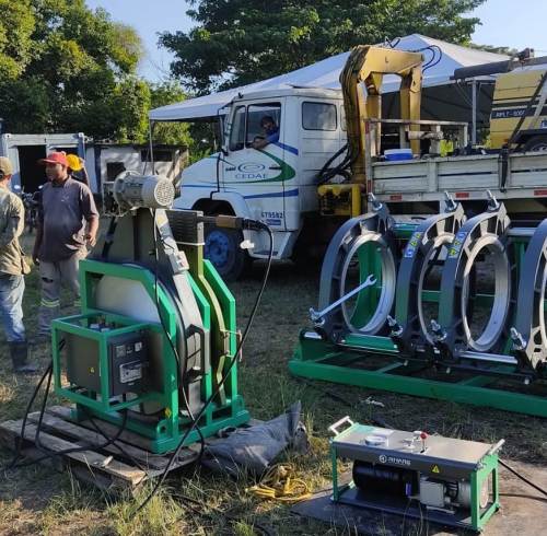 A operação básica das máquinas de fusão de topo