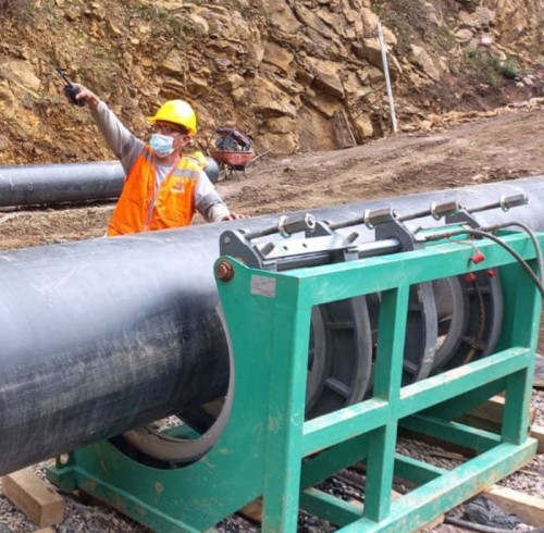 Falhas comuns e manutenção de máquinas de fusão hidráulica de topo