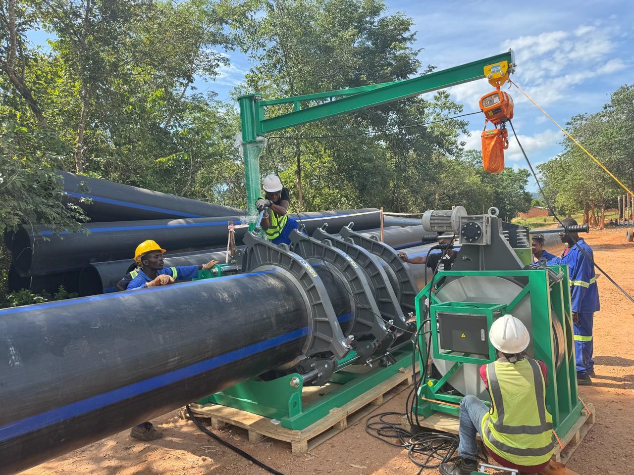 Máquina soldadora de tubos hidráulicos serie RIYANG V 630 mm - 1000 mm en Malawi