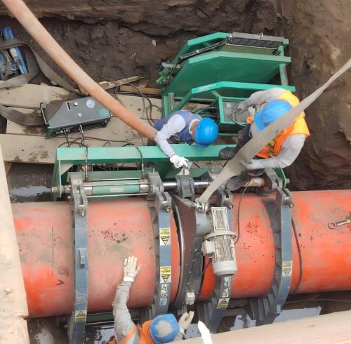 V1000 : Résoudre les problèmes de soudage des tuyaux en PEHD à Lima