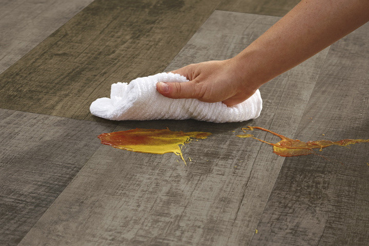 what is the best way to clean vinyl plank flooring