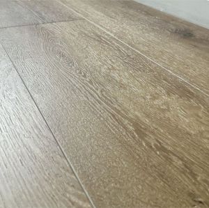2023 New EIR Wood SPC Flooring Realistic Wood Visuals Luxury Vinyl Planks