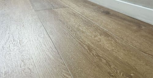 2023 New EIR Wood SPC Flooring Realistic Wood Visuals Luxury Vinyl Planks