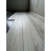 Light grey spc vinyl flooring 100% Water Resistant rigid core luxury vinyl flooring 20 years Warranty