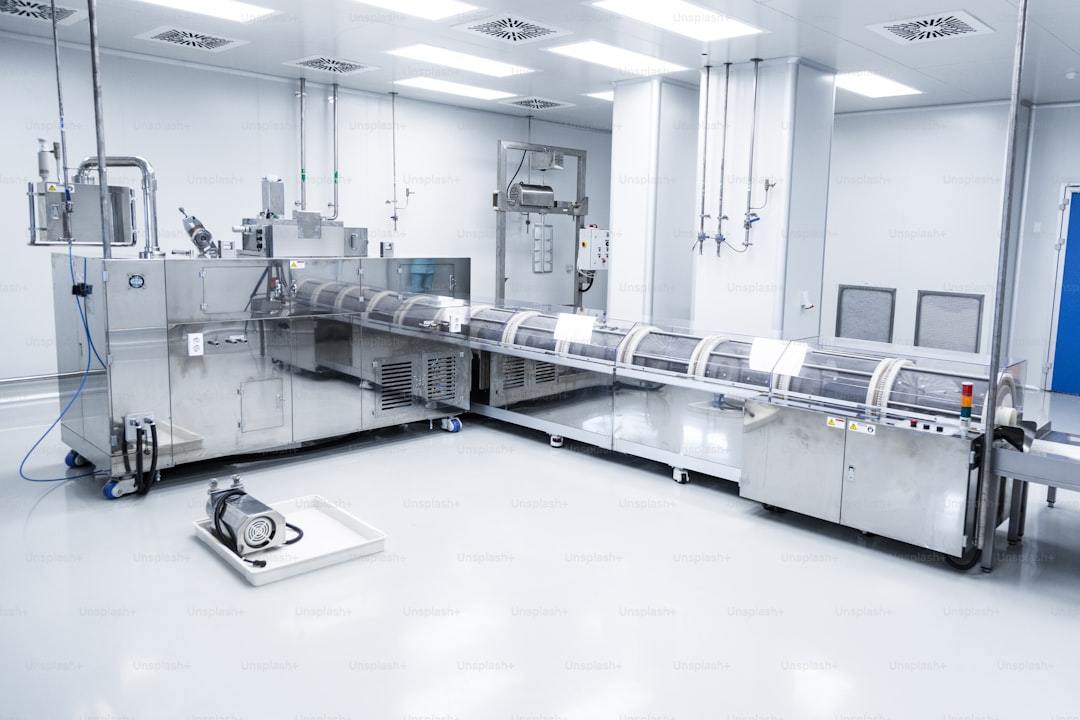 Hybrid unit desiccant dehumidifier for cleanroom
